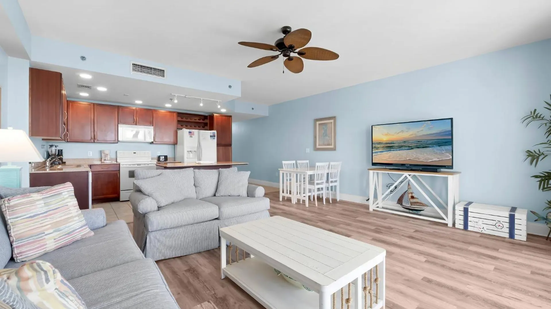 Laketown Wharf 0804 Panama City Beach Apartment